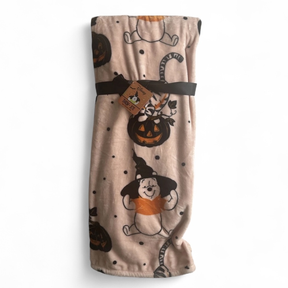 Disney Halloween Winnie the Pooh Tigger Throw Blanket NWT